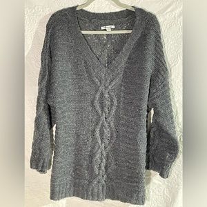 American Eagle Gray Sweater Size Small